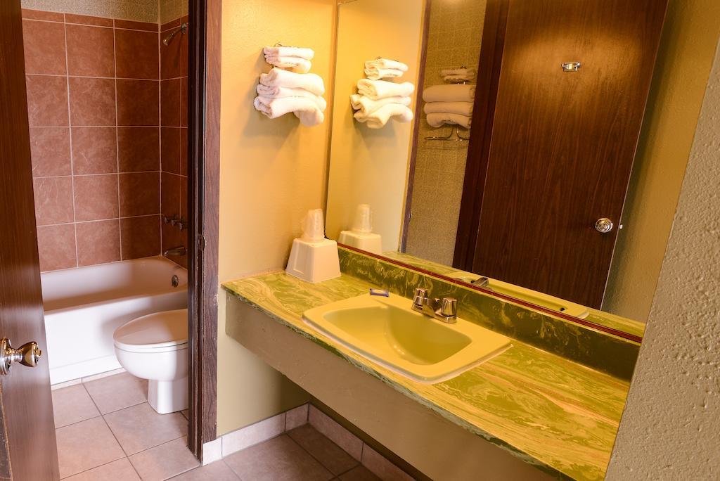 Burlington Inn Ngoại thất bức ảnh