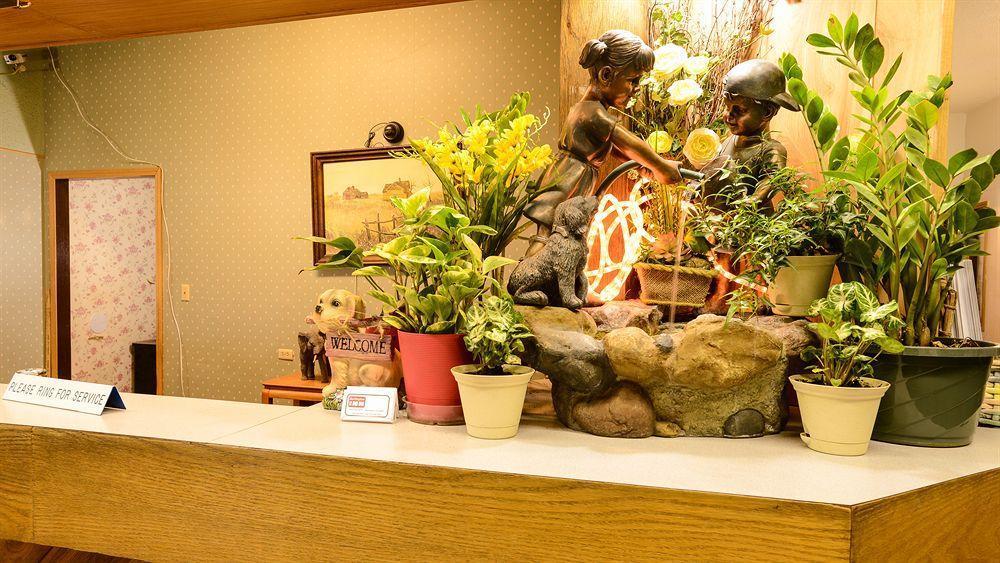 Burlington Inn Ngoại thất bức ảnh